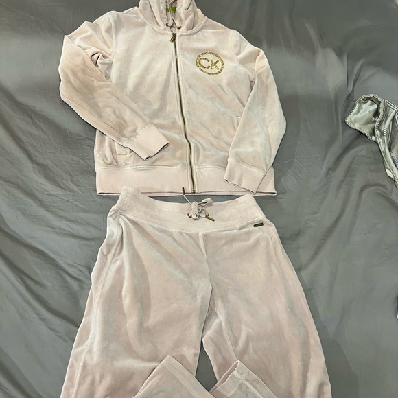 Calvin Klein Light Pink Velour Set - Picture 1 of 3